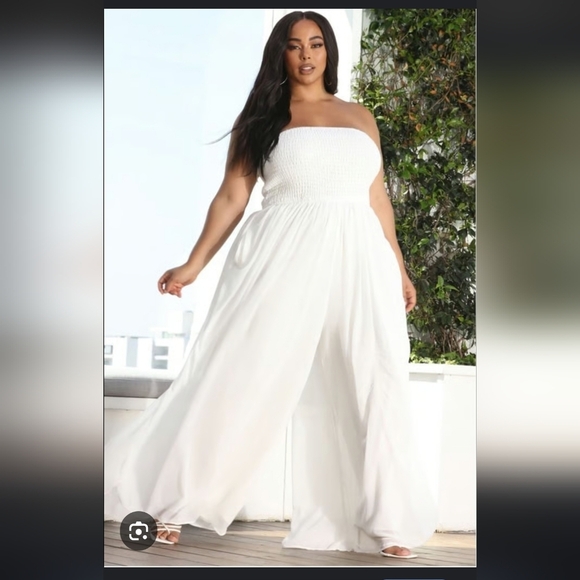 Like new Fashion Nova 2x  Summers In Capri Jumpsuit - White - Picture 1 of 4